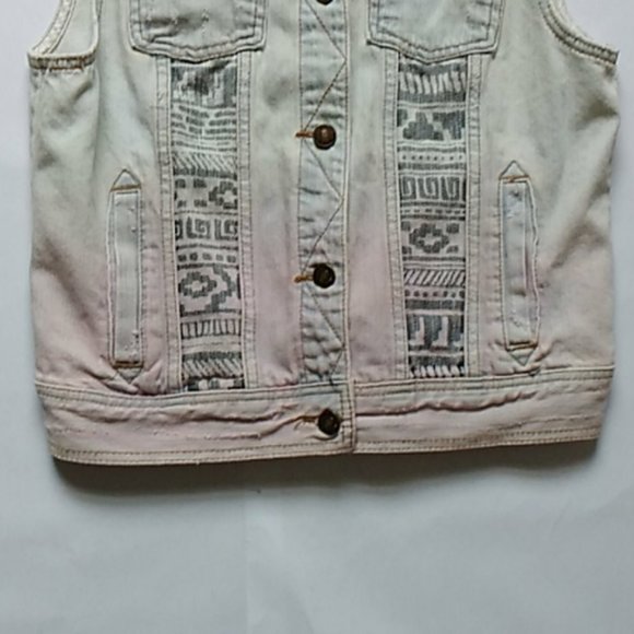 Lightly Distressed Ombre Lightwash Aztec Accent Cotton Jean Vest - Medium - Picture 4 of 9